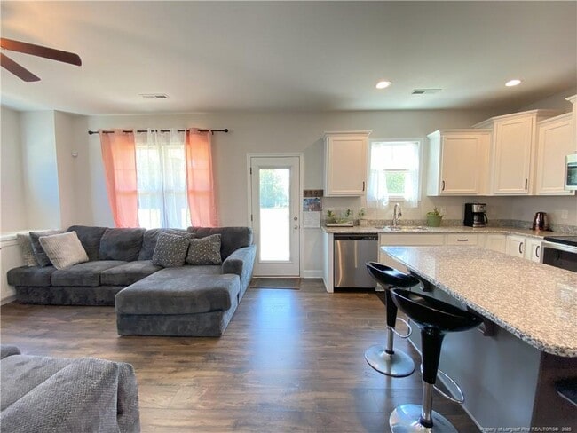 Building Photo - 5944 Rosser Pittman Rd