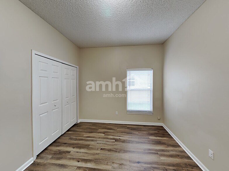 Building Photo - 3293 Abbeyfield Ln