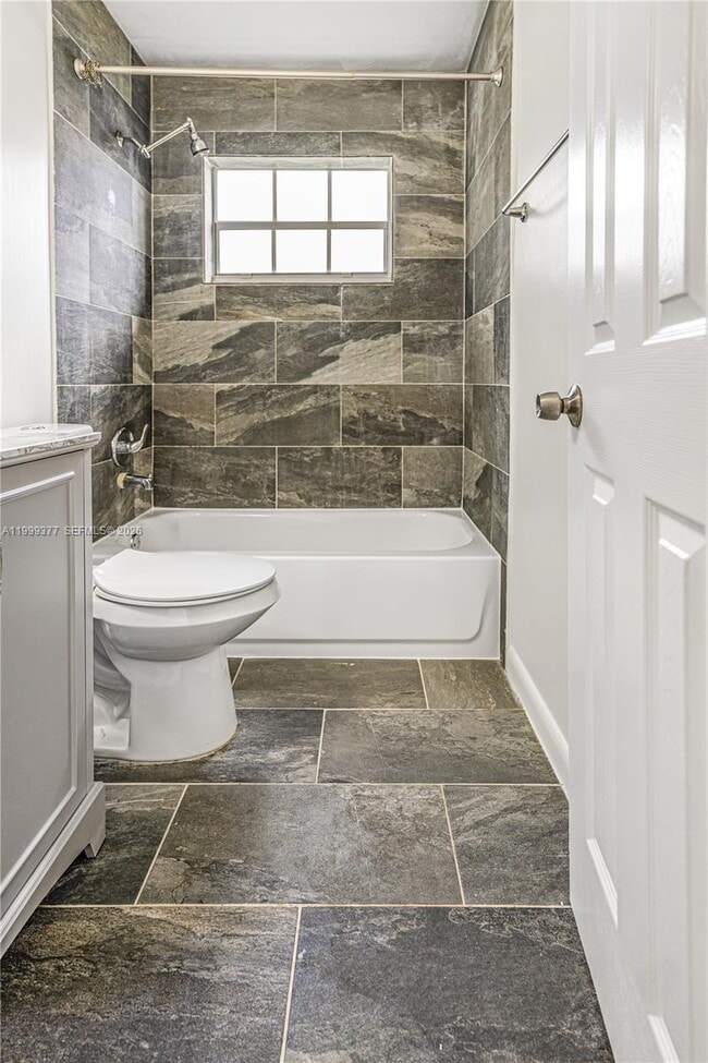 Building Photo - 7031 SW 27th Ct