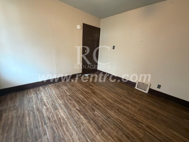 Building Photo - 1220 Harmon-
