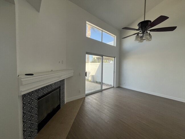 Building Photo - 1460 Elegante Ct