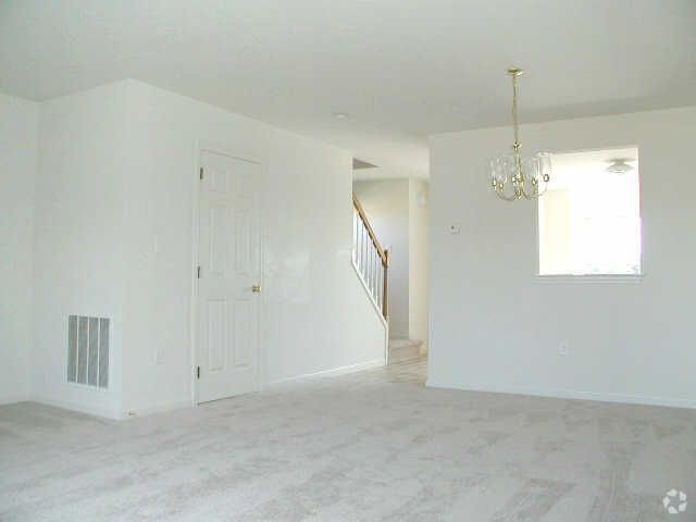 Building Photo - 1835 Bradfield Dr