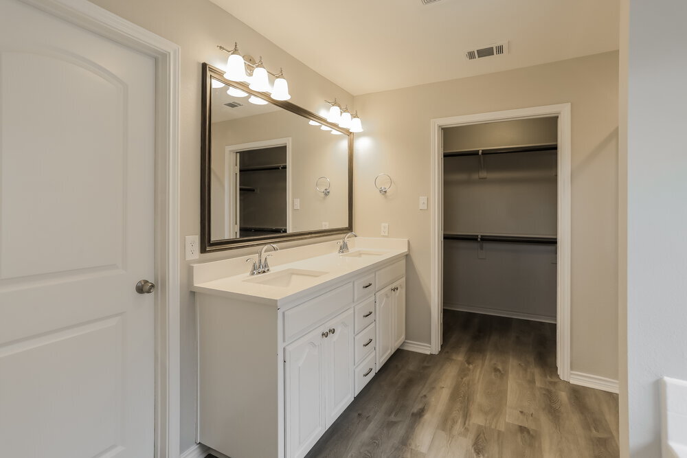 Building Photo - 9221 Barbara Dr