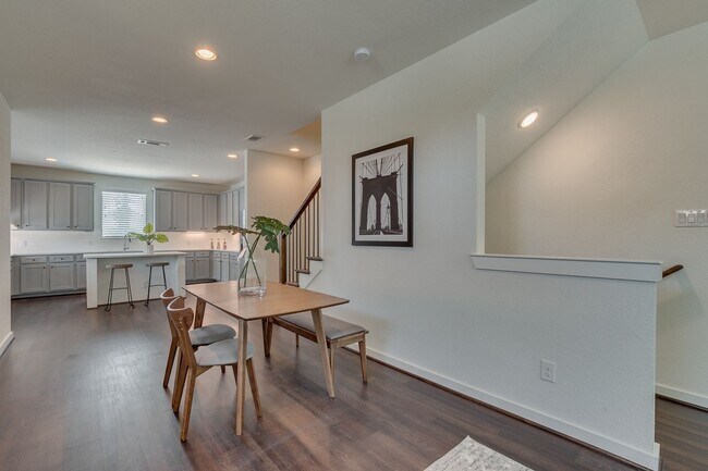 Building Photo - ** MOVE IN SUMMER 2026 * $6875/$1375 per bed average 5 Bed  5.5 Bath Walk to TCU