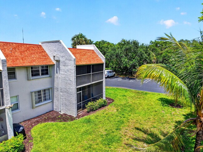 Building Photo - 2975 SW 22nd Ave