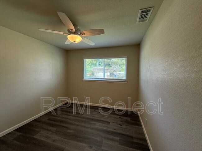 Building Photo - 1238 Woodfield Ave