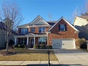 Building Photo - Beautiful 5BR/4BA Home in Just 5 Min from MALL OF GA