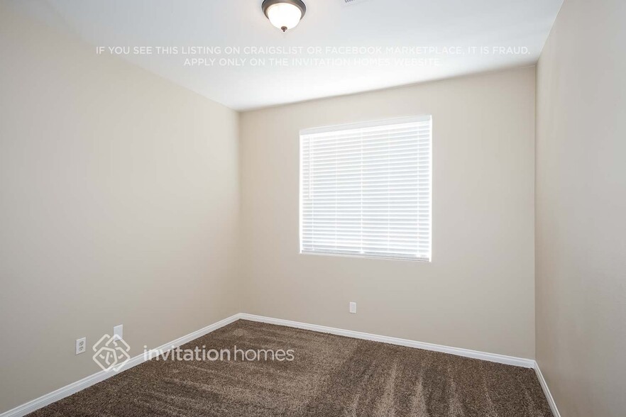 Building Photo - 915 Golden Poppy St
