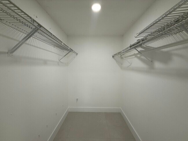 Building Photo - 137 Alcazar St