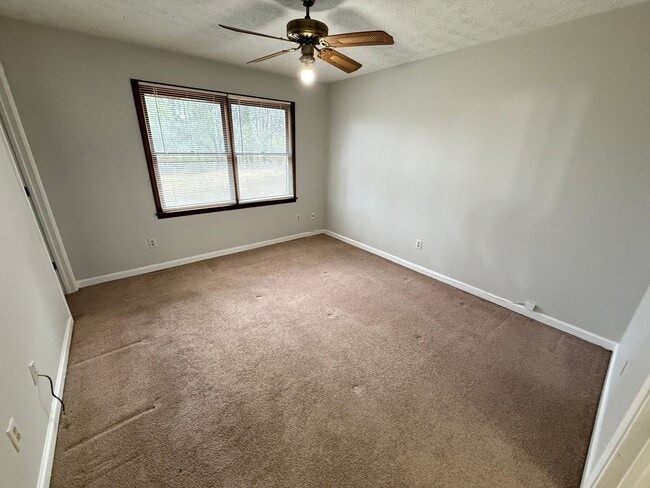 Building Photo - Yao 141 A&amp;B Welcome Hill Trail