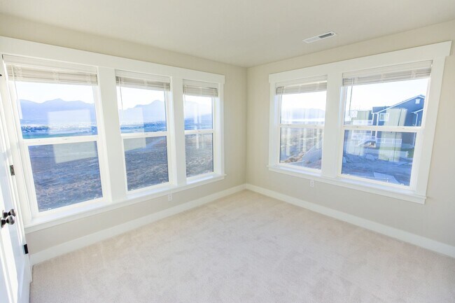 Building Photo - 1148 N Highpass Dr