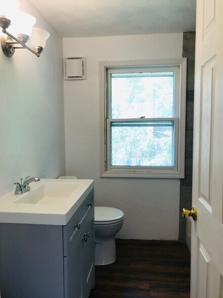 Bathroom - 316 Sheridan Dr