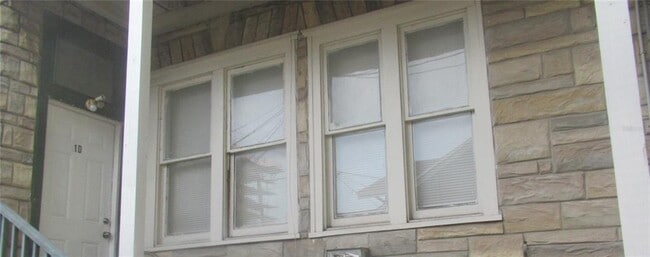 Building Photo - 730 4th Ave N