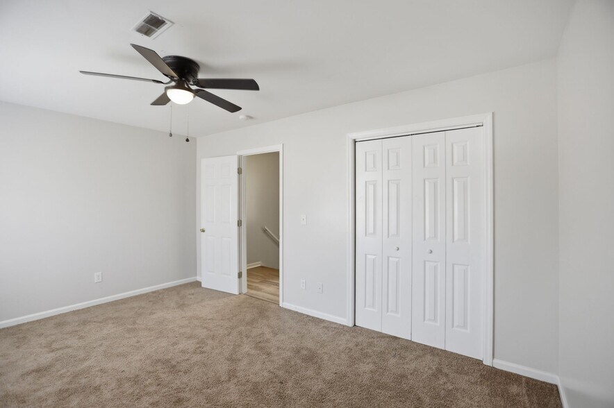 Building Photo - 4040 Cedars Pkwy
