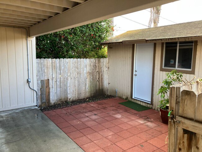 Building Photo - 173 Birch Ave