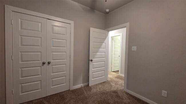 Building Photo - 9773 Grosbeak Ln