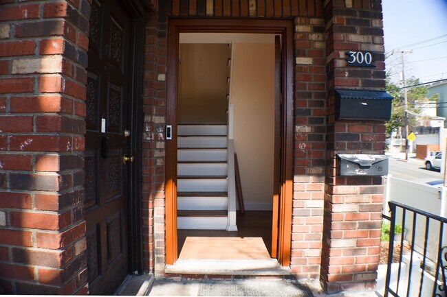 Building Photo - 300 Cator Ave