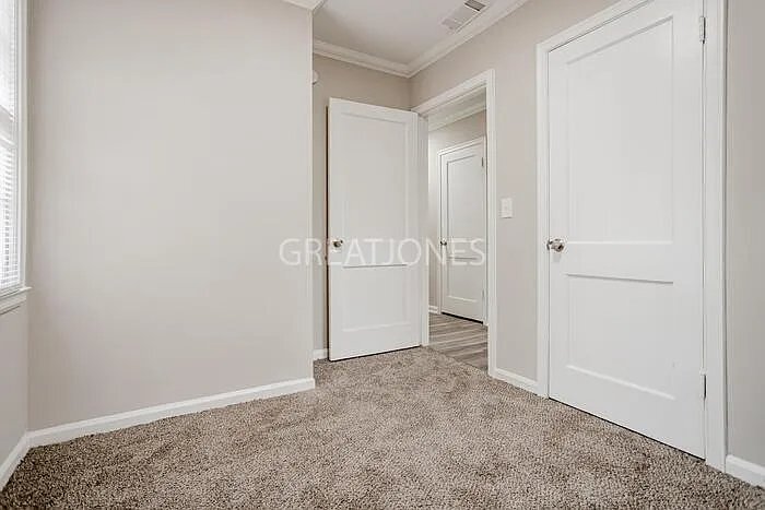 Building Photo - 1236 S Dixon Dr