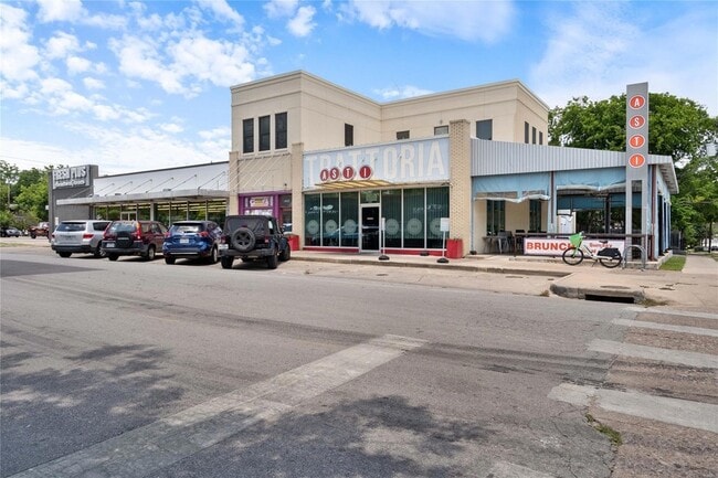 Building Photo - 407 E 45th St