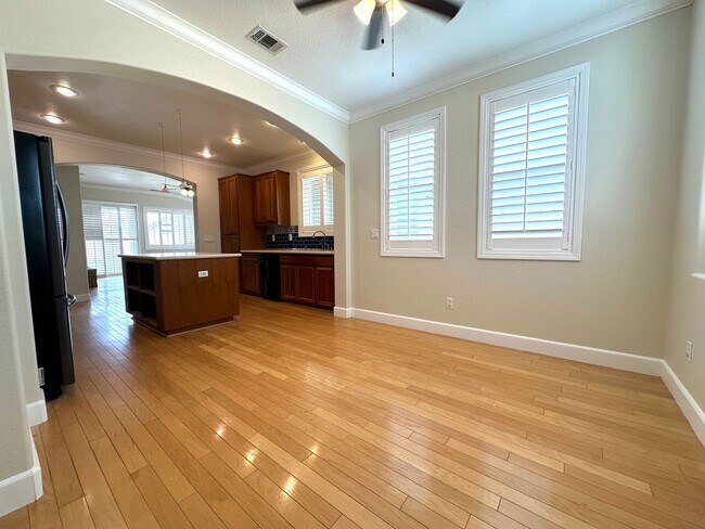 Building Photo - Beautiful 3-bedroom home in the heart of Manteca
