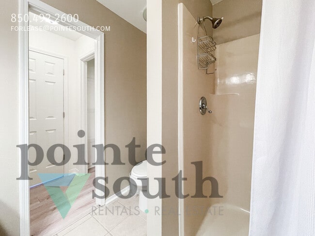 Building Photo - 13948 River Rd