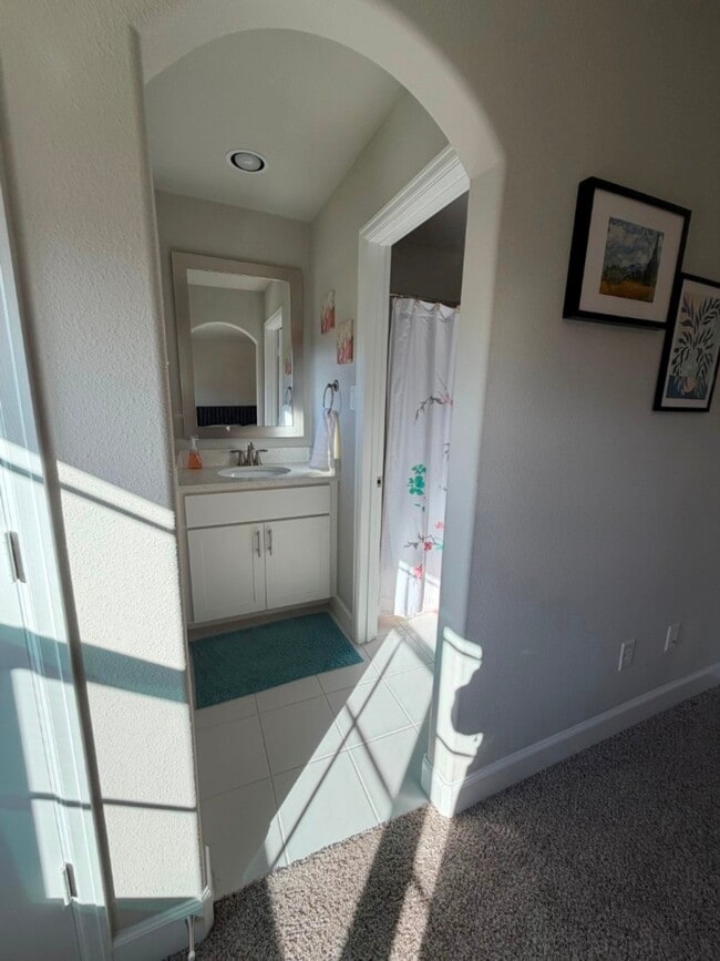 Building Photo - 4610 Center St