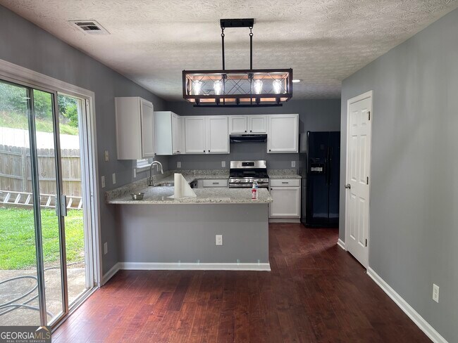 Building Photo - 116 Village Trce