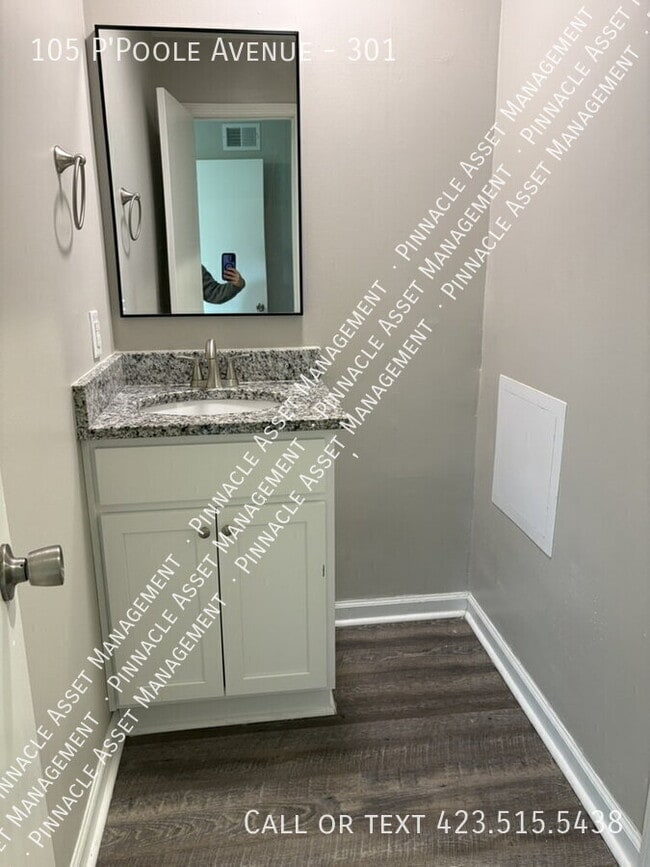 Building Photo - 105 P'Poole Ave