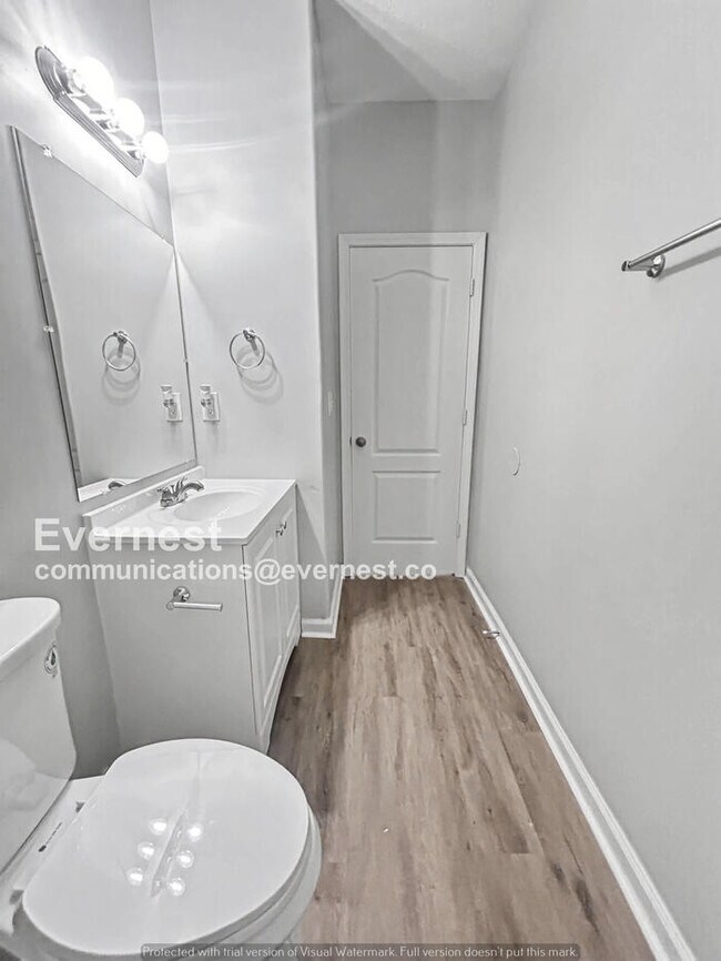 Building Photo - 3 Bed/2 Bath Home with Garage / Pet-Friendly / Available Now!