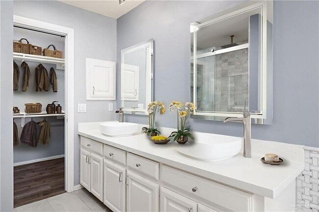 Building Photo - 41 5th St