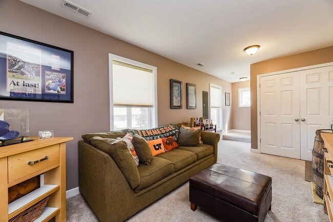 Building Photo - 415 N President St