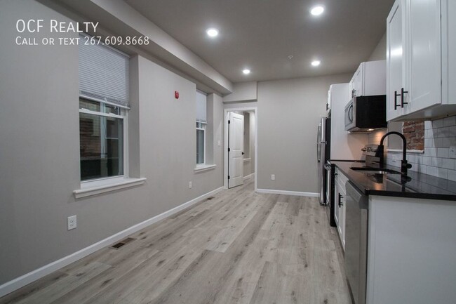 Building Photo - Modern Brewerytown Two Bedroom / Two Bathr...