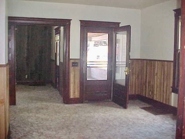 Building Photo - 403 S Main St