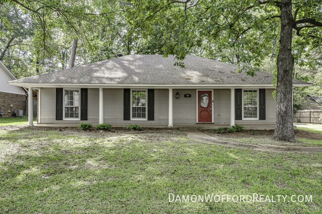 Building Photo - 502 Pelahatchie Shore Dr