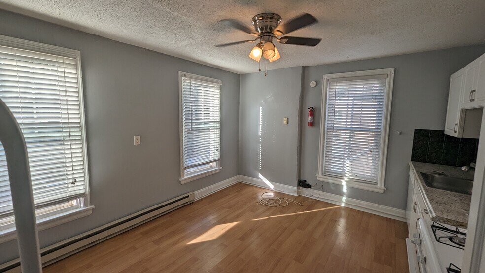 Building Photo - 321 W Biddle St