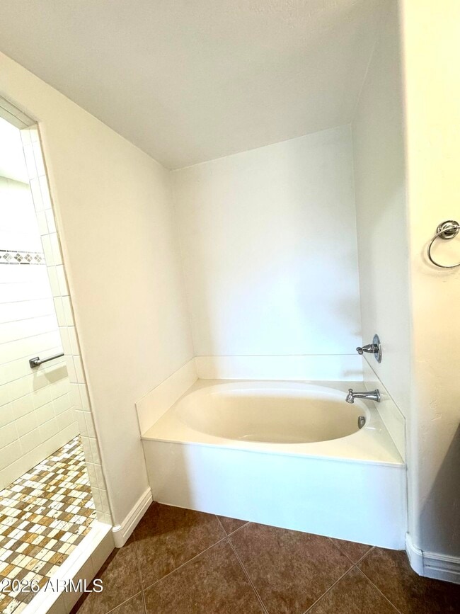 Building Photo - 5450 E Deer Valley Dr