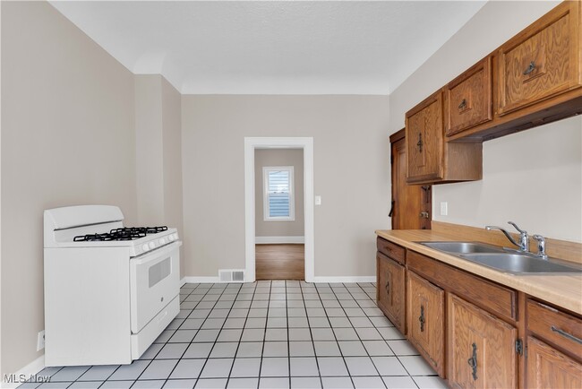 Building Photo - 3703 E 63rd St