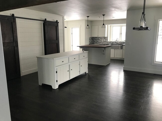 Building Photo - Beautiful 3-Bedroom Home with Modern Upgra...