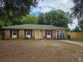 Building Photo - Nicely updated 3BR/1.5BA with fenced in ba...