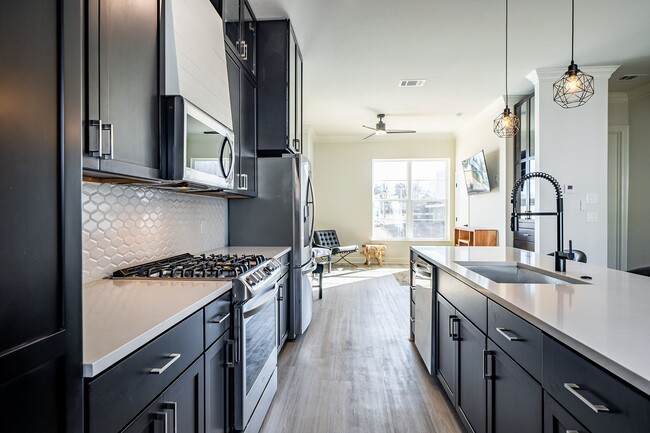 Building Photo - COMIN SOON! Luxury 3 bedroom, 3.5 Bath, 2 ...