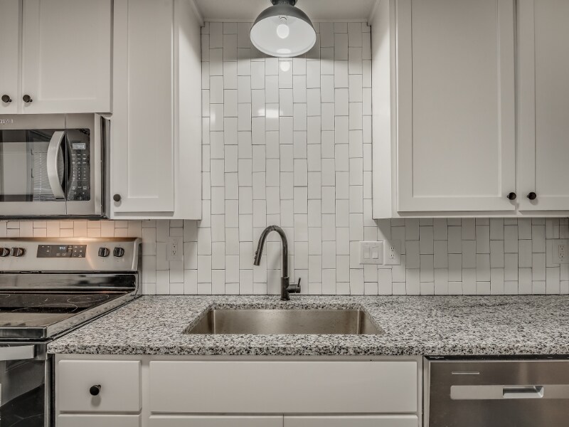 Building Photo - 131 W Acres St