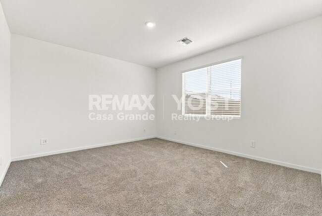 Building Photo - 2689 E Santa Ynez Dr