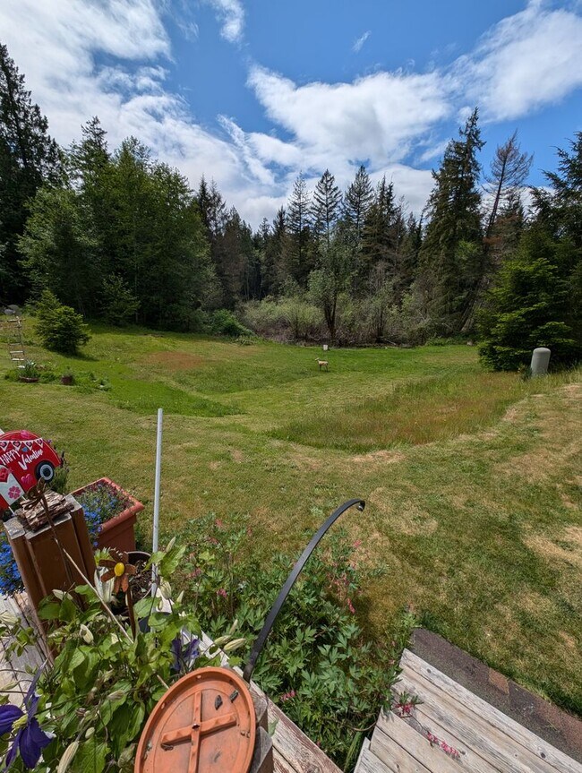 Building Photo - Seabeck 3 Bedroom Oasis Available for Rent...