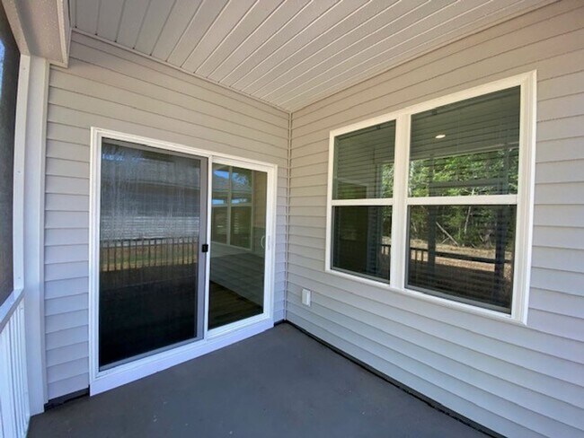 Building Photo - Brand new 3 bedroom 2.5 bath home in Leland