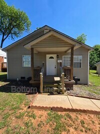 Building Photo - 1017 Rodey Ave