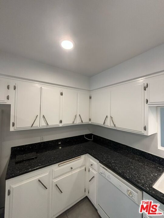 Building Photo - 24 Lighthouse St