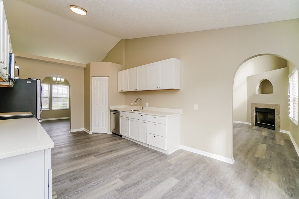 Building Photo - 208 N Bend Dr