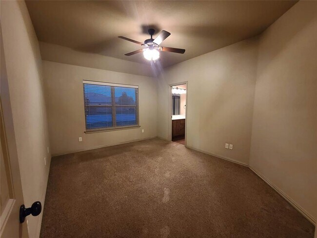 Building Photo - 1110 Avendale Dr