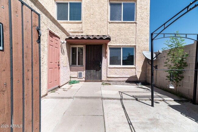 Building Photo - 948 S Alma School Rd