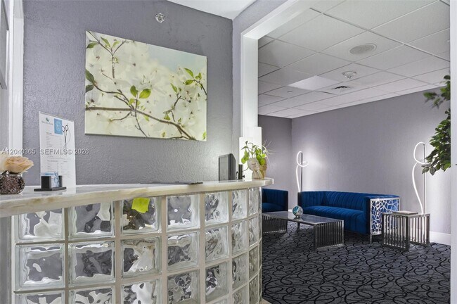Building Photo - 16500 Collins Ave